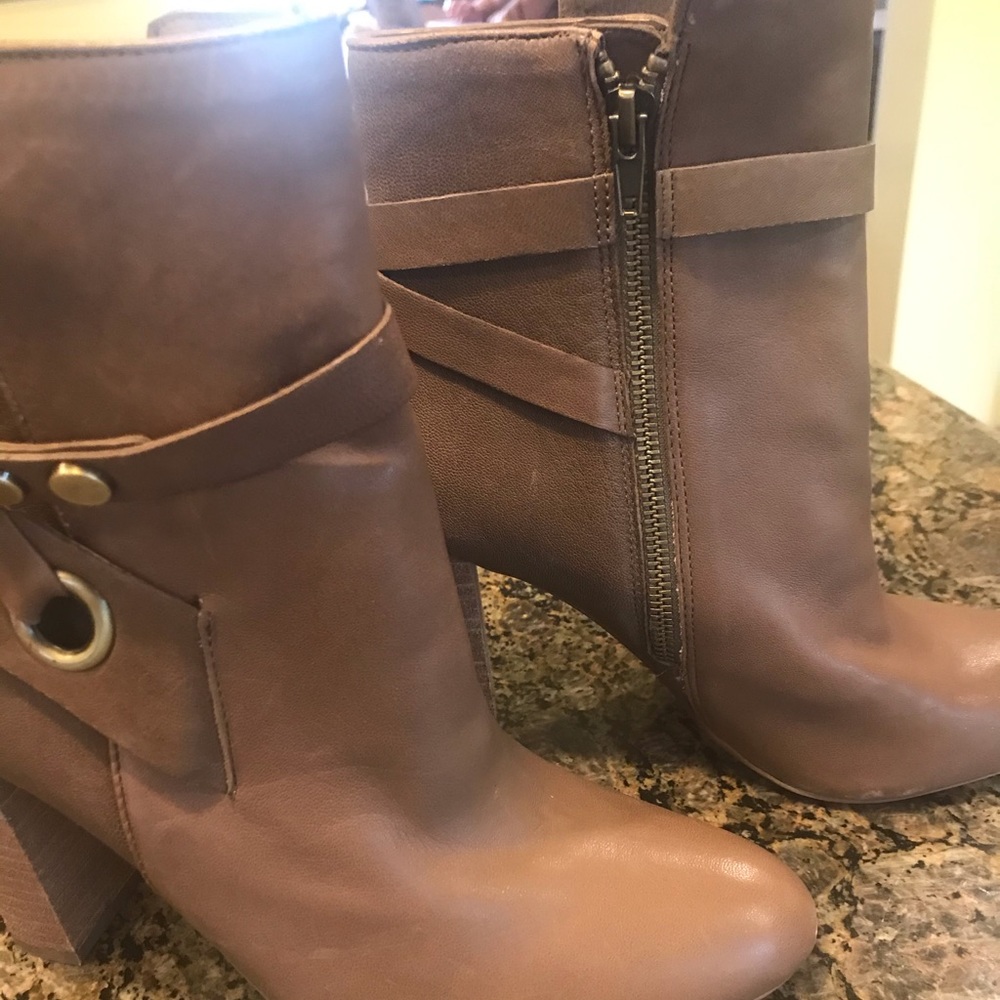 Design Lab Block Heel Boot Size 8 - image 5